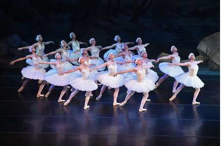 Tchaikovsky’s Swan Lake with the AVA Ballet
